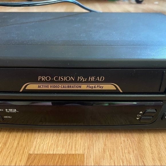 JVC HR-J443U Pro-cision 19u Head VCR Shuttle NO REMOTE Only Power Cord - Picture 3 of 6